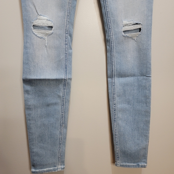 Hollister HIGH-RISE SUPER SKINNY JEANS Size 0 / 24 Light Wash NEW! - Picture 8 of 14